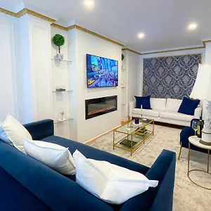 Luxurious Near Laguardia & Jfk Apartment