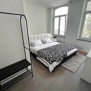 https://charleville-39-e-bruxelles-charleroi-aeroport.hotelsghent.com