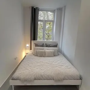 https://charleville-39-f-bruxelles-charleroi-aeroport.hotelsghent.com