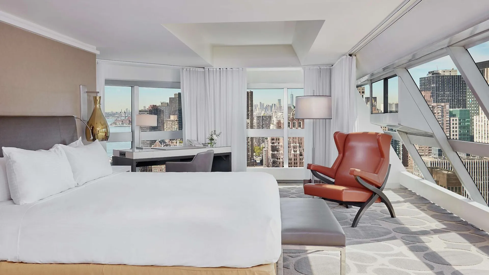 Millennium Hilton New York One Un Plaza Hotel