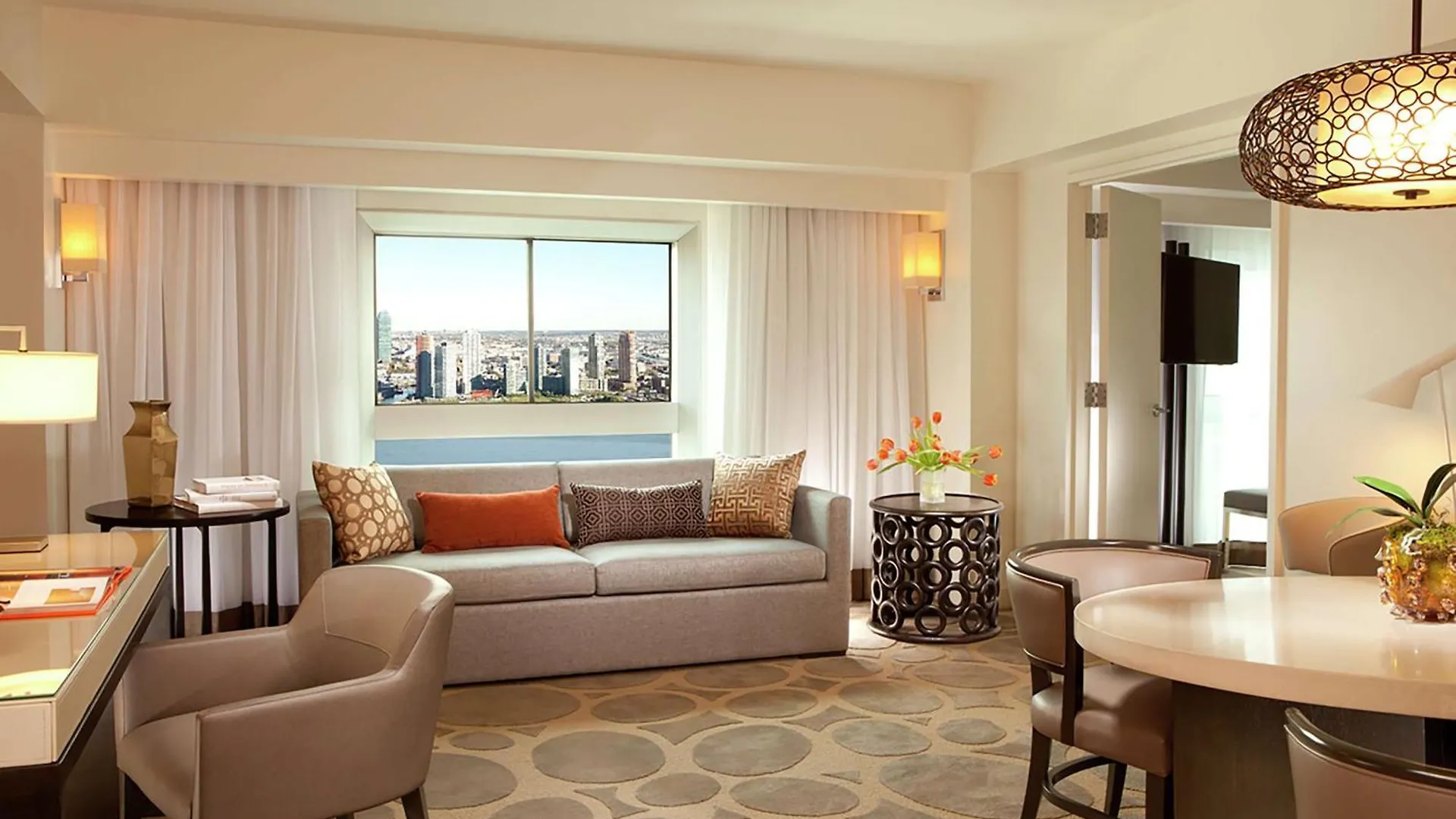 Millennium Hilton New York One Un Plaza Hotel 4*,