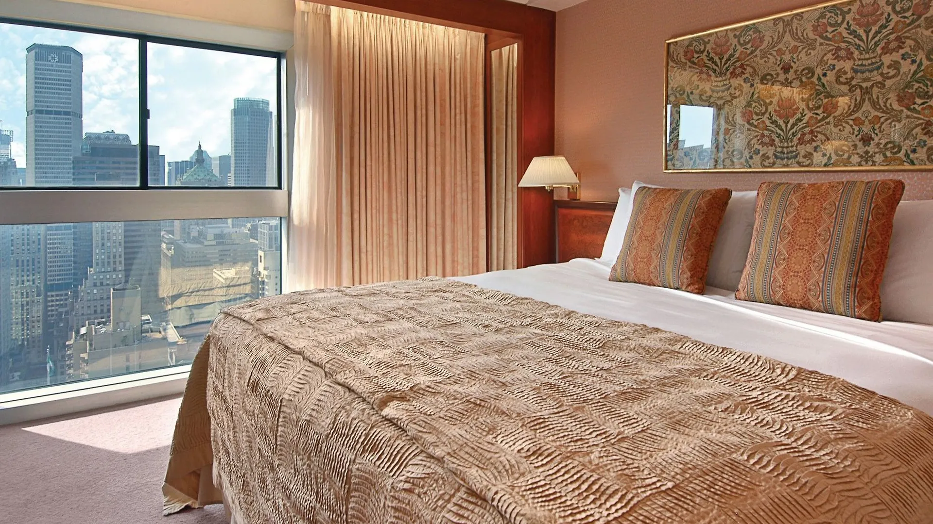Millennium Hilton New York One Un Plaza Hotel