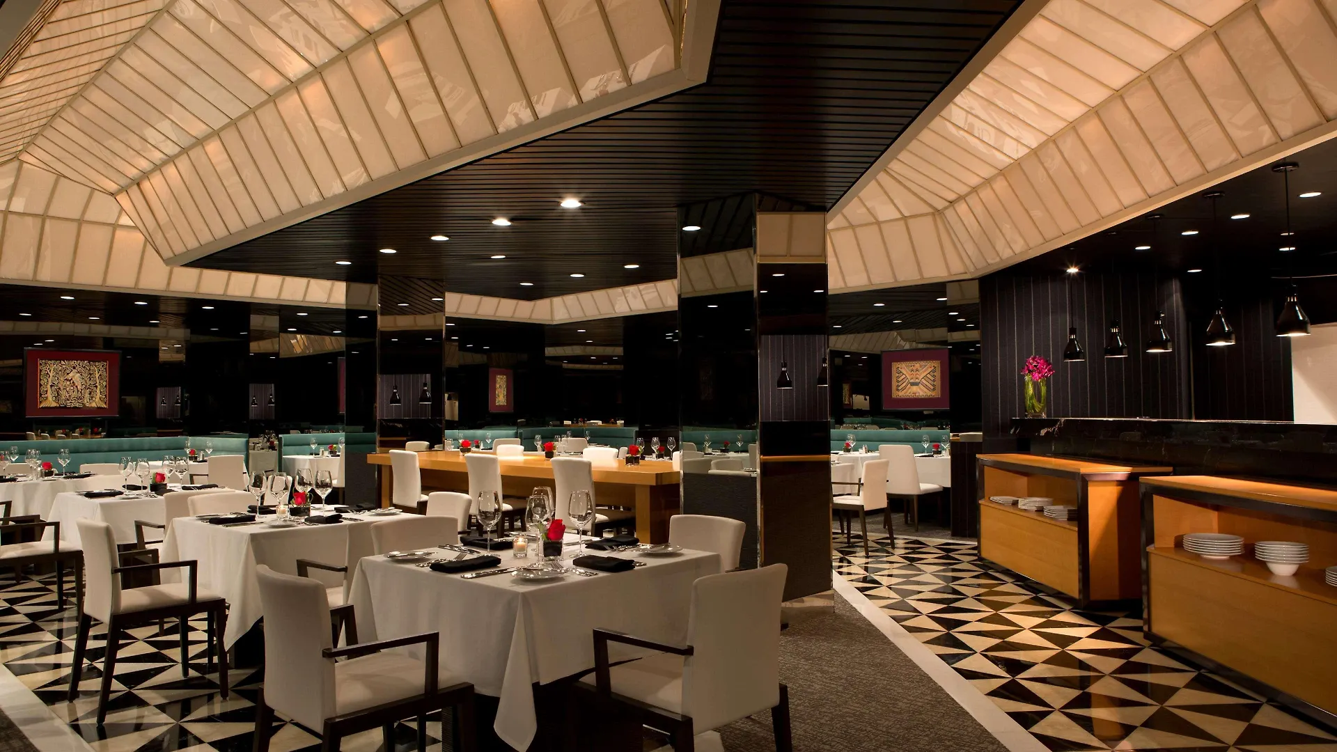 Millennium Hilton New York One Un Plaza Hotel