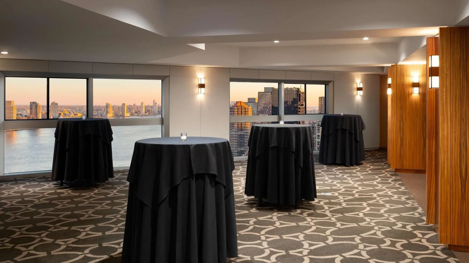 Millennium Hilton New York One Un Plaza Hotel