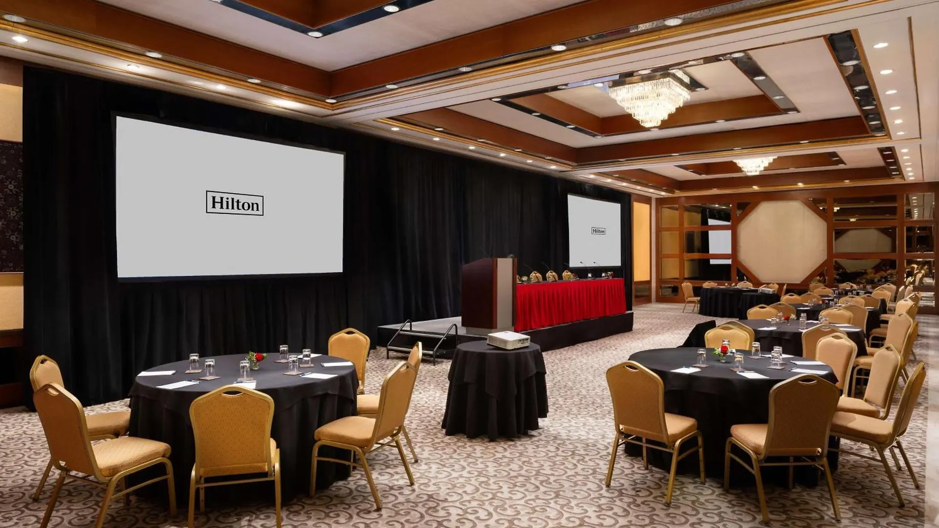 Millennium Hilton New York One Un Plaza Hotel 4*,